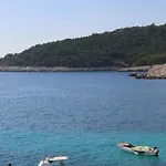 アパート By The Sea Milna, Hvar - 22619 *